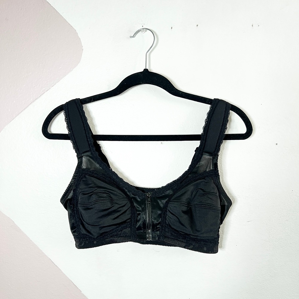 Black Front Close Bra Sz Medium Comfort Lace